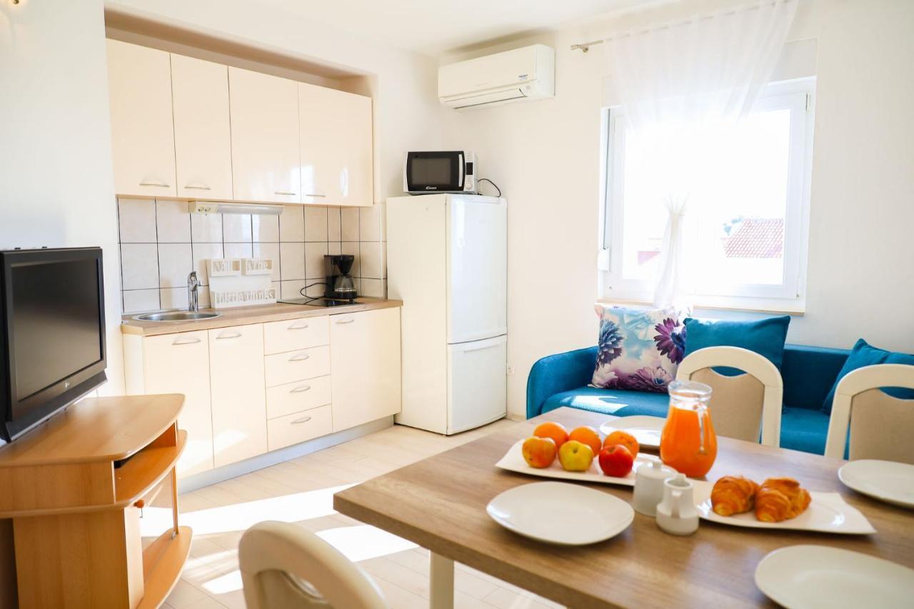 The Florens Residence Near The Beach With The Pool, Bbq And Kids Playground, Zadar Diklo Экстерьер фото