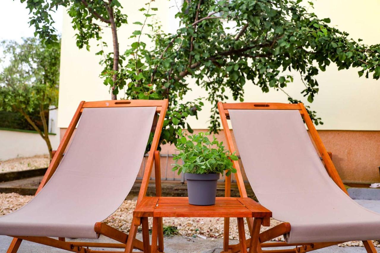 The Florens Residence Near The Beach With The Pool, Bbq And Kids Playground, Zadar Diklo Экстерьер фото