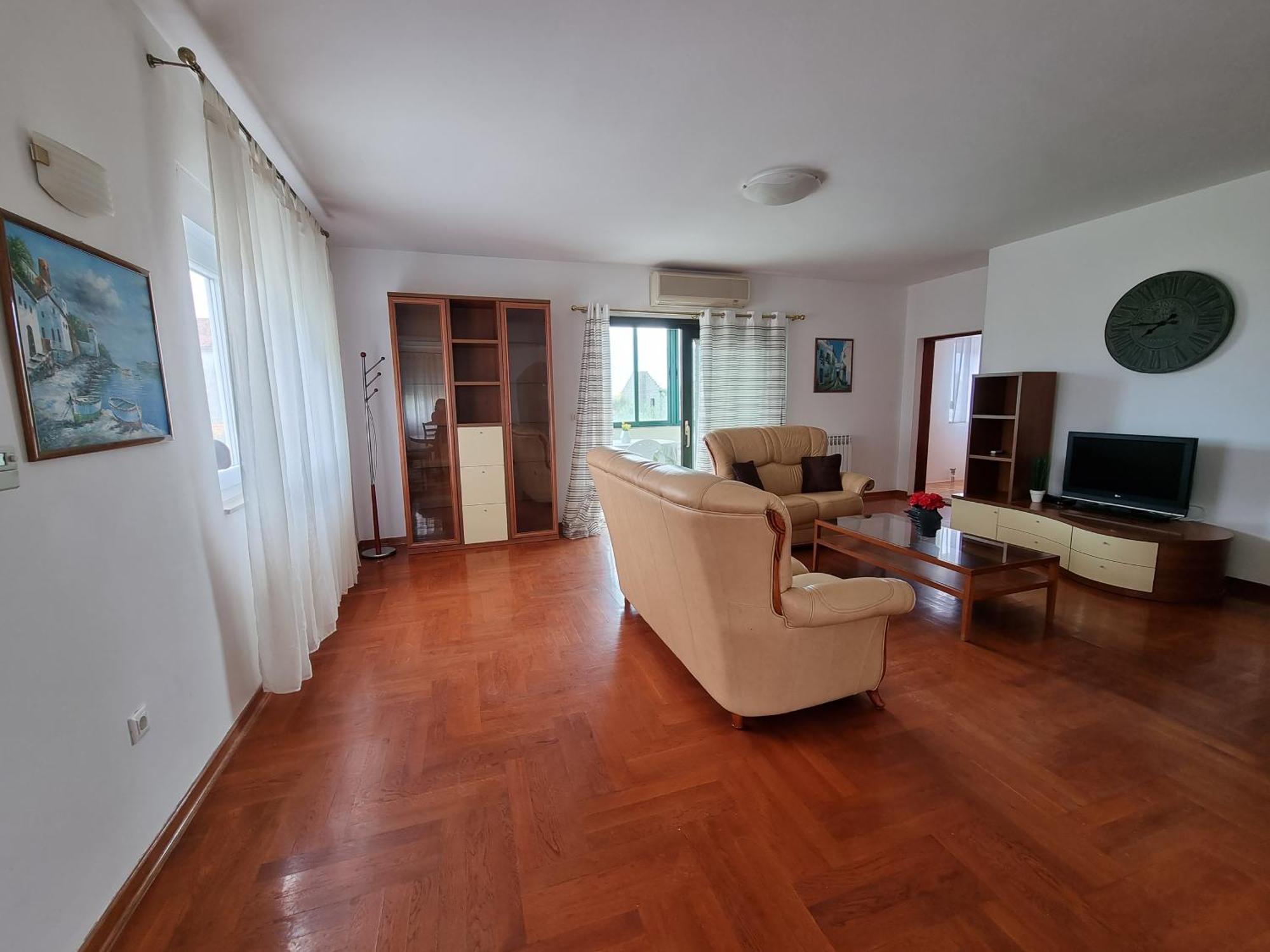 The Florens Residence Near The Beach With The Pool, Bbq And Kids Playground, Zadar Diklo Номер фото